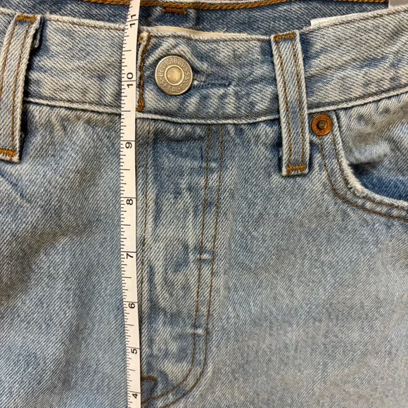 Levi’s Wedgie Jean Button Distressed Frayed Hem Cotton size 29 - Picture 10 of 11